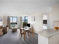 1 Bedroom Apartment Kitchen Ocean View-Mantra Esplanade